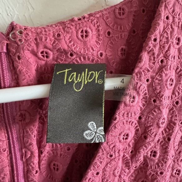 Taylor V-Neck Sleeveless Eyelet Dress Maxi - Picture 3 of 7